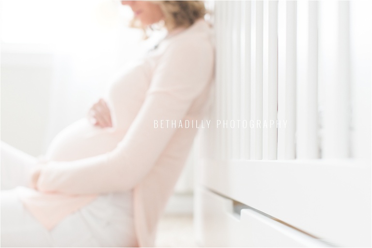 Taking Your Own Maternity Photos : 8 Ways To Photograph Your Bump | Bethadilly Photography