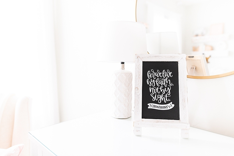 How To Create Reusable Chalkboard Signs With Your Cricut | www.bethadilly.com