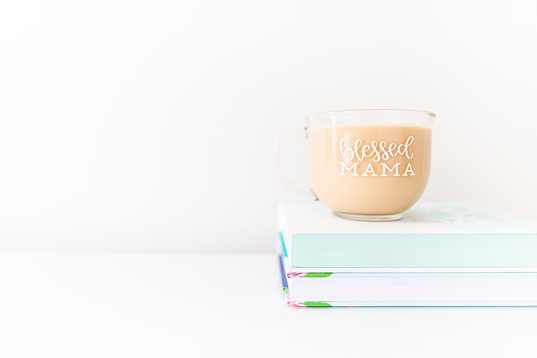 A Stress-Free Way To Apply Vinyl To A Curved Surface | www.bethadilly.com