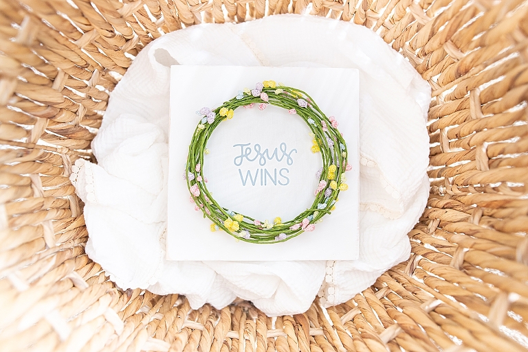 Wood Easter Sign : Cricut Beginner Friendly | www.bethadilly.com