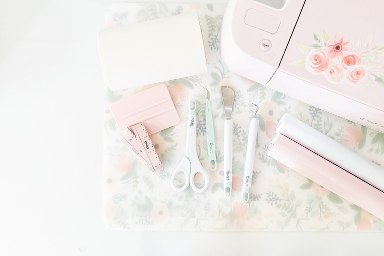 Cricut Beginner Tools : 5 Tools To Buy When You're Starting Out | www.bethadilly.com