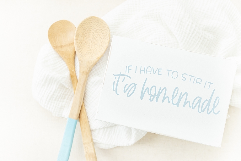 Chalk Paint Sign With Cricut Joy | www.bethadilly.com