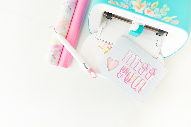 Cricut Joy Cards With Patterned Vinyl | www.bethadilly.com